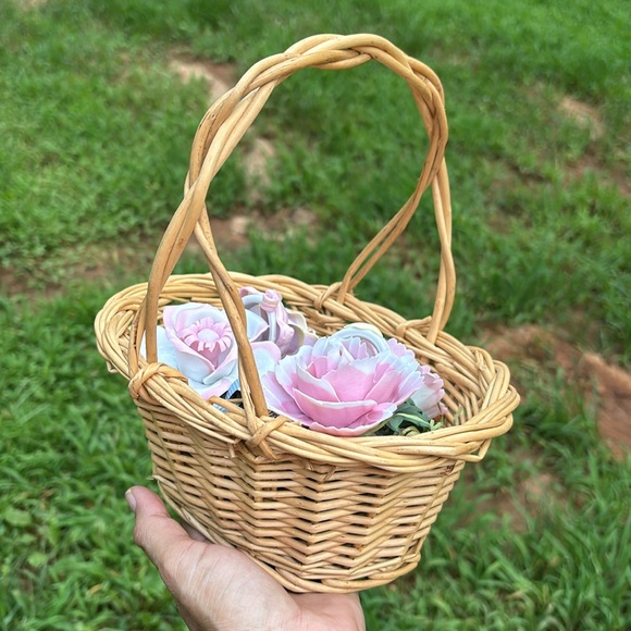 VINTAGE FLOWERS BASKET - Picture 6 of 16